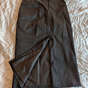 Black Gap Stretch pencil skirt in size 6